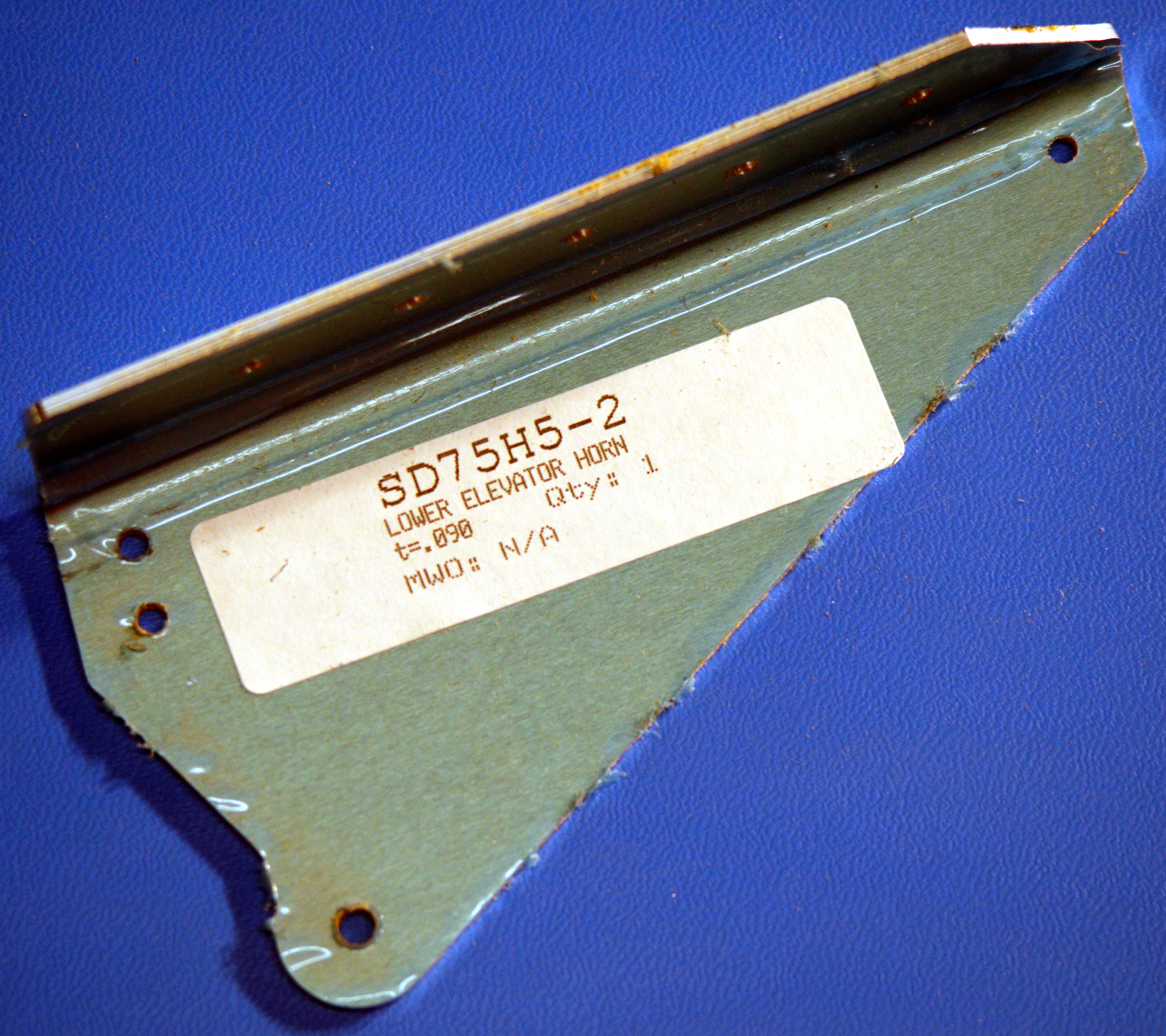 _images/tail_kit_lower_elevator_horn.jpg