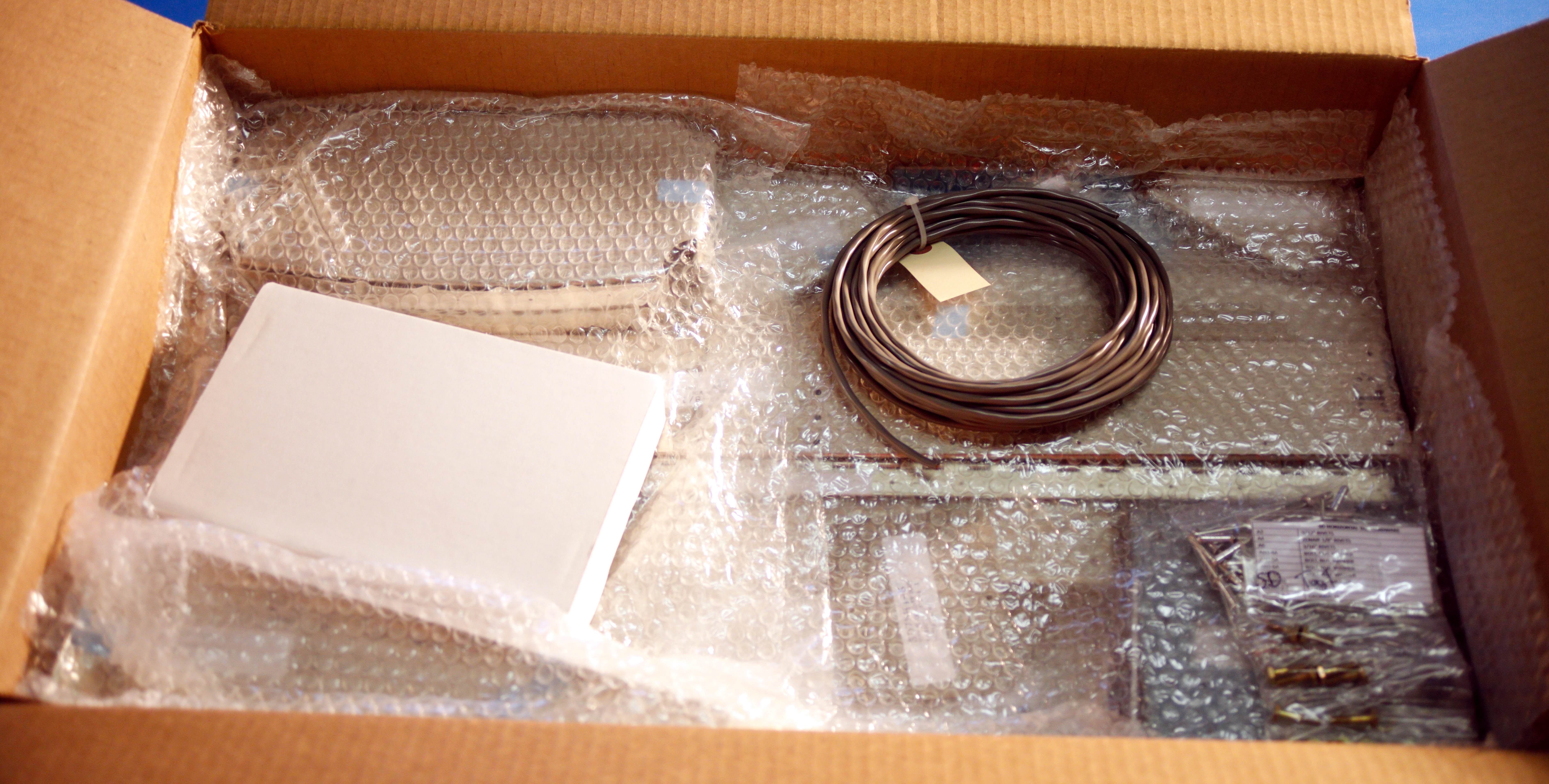_images/tail_kit_parts_box.jpg