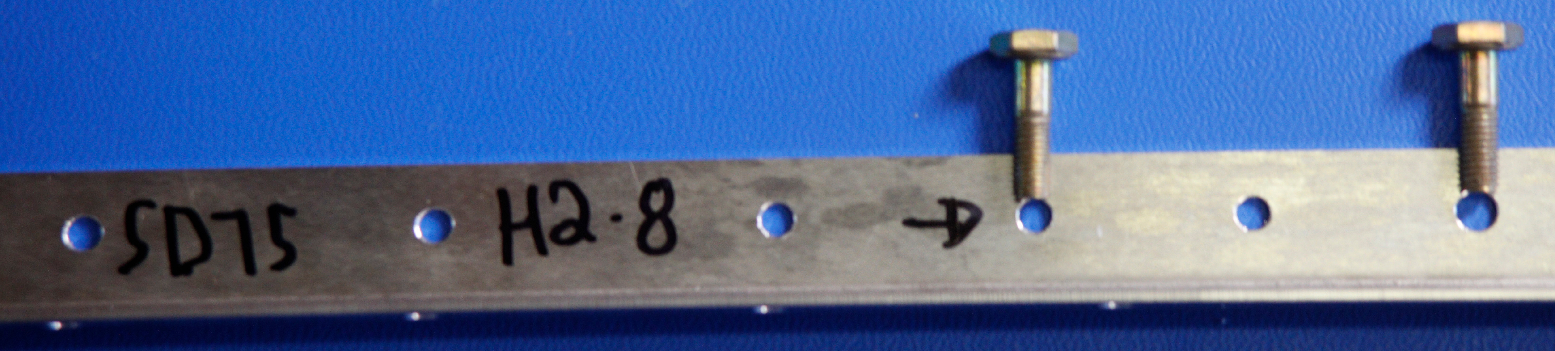 _images/sd75h2-8-hole-size.jpg